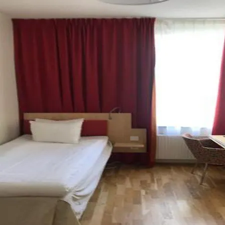 Hotel Western Royal 4*