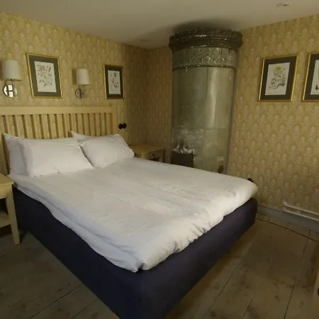 Western Royal Hotel 4*