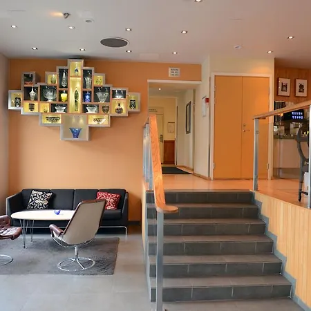 Western Royal Hotel 4*